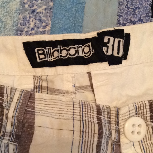 Billabong Plaid Shorts - Picture 3 of 4